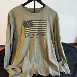 Life Is Good Men’s Thank A Veteran Crusher